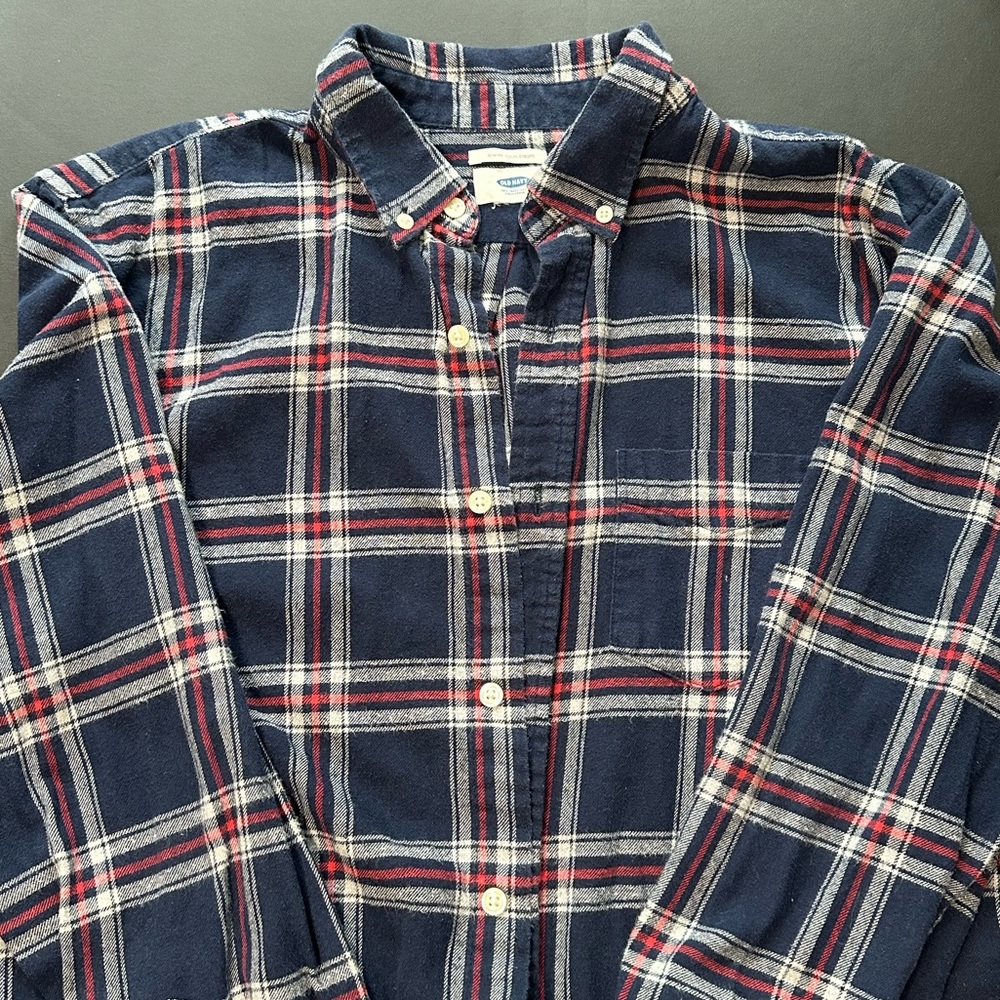 Large old navy flannel. Blue, red and white.